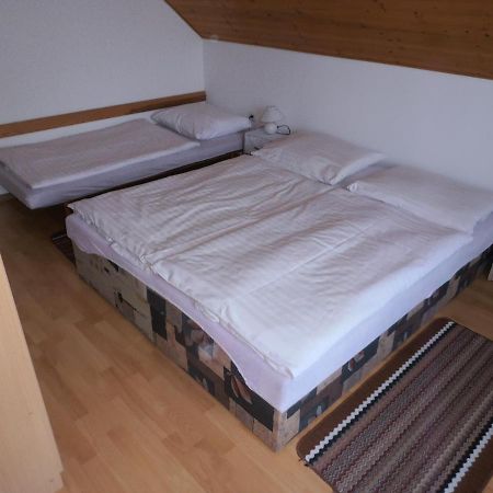 Ubytovani U Machova Jezera - Apartmany - Ludmila Grulisova Doksy  Kültér fotó