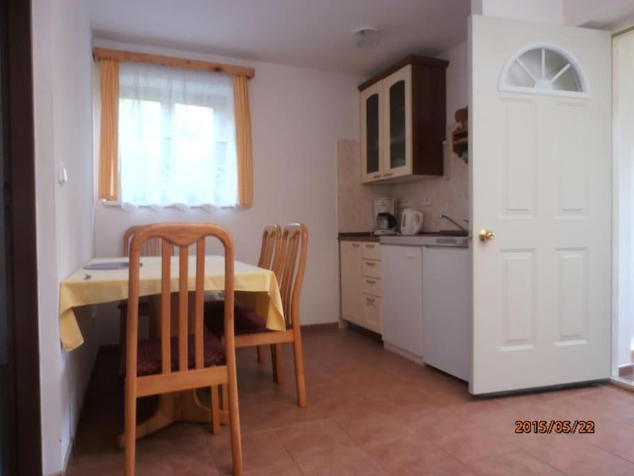 Ubytovani U Machova Jezera - Apartmany - Ludmila Grulisova Doksy  Kültér fotó