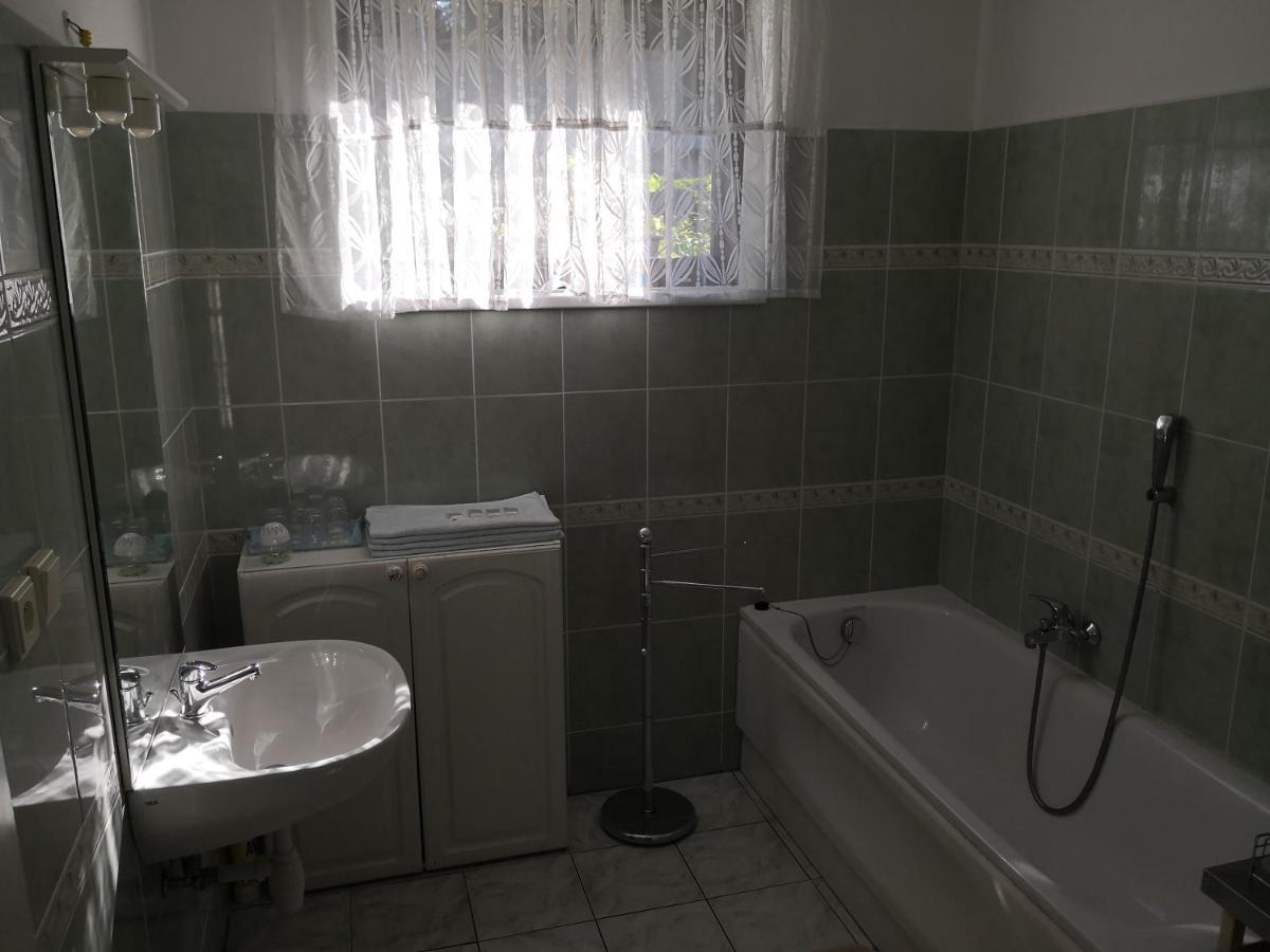Ubytovani U Machova Jezera - Apartmany - Ludmila Grulisova Doksy  Kültér fotó